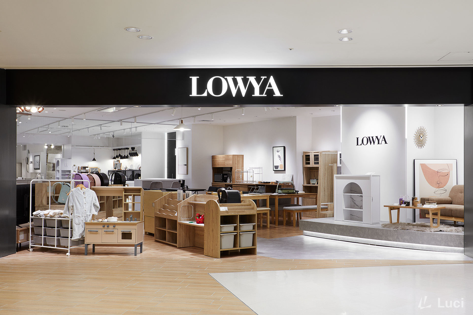 LOWYA Namba Parks store