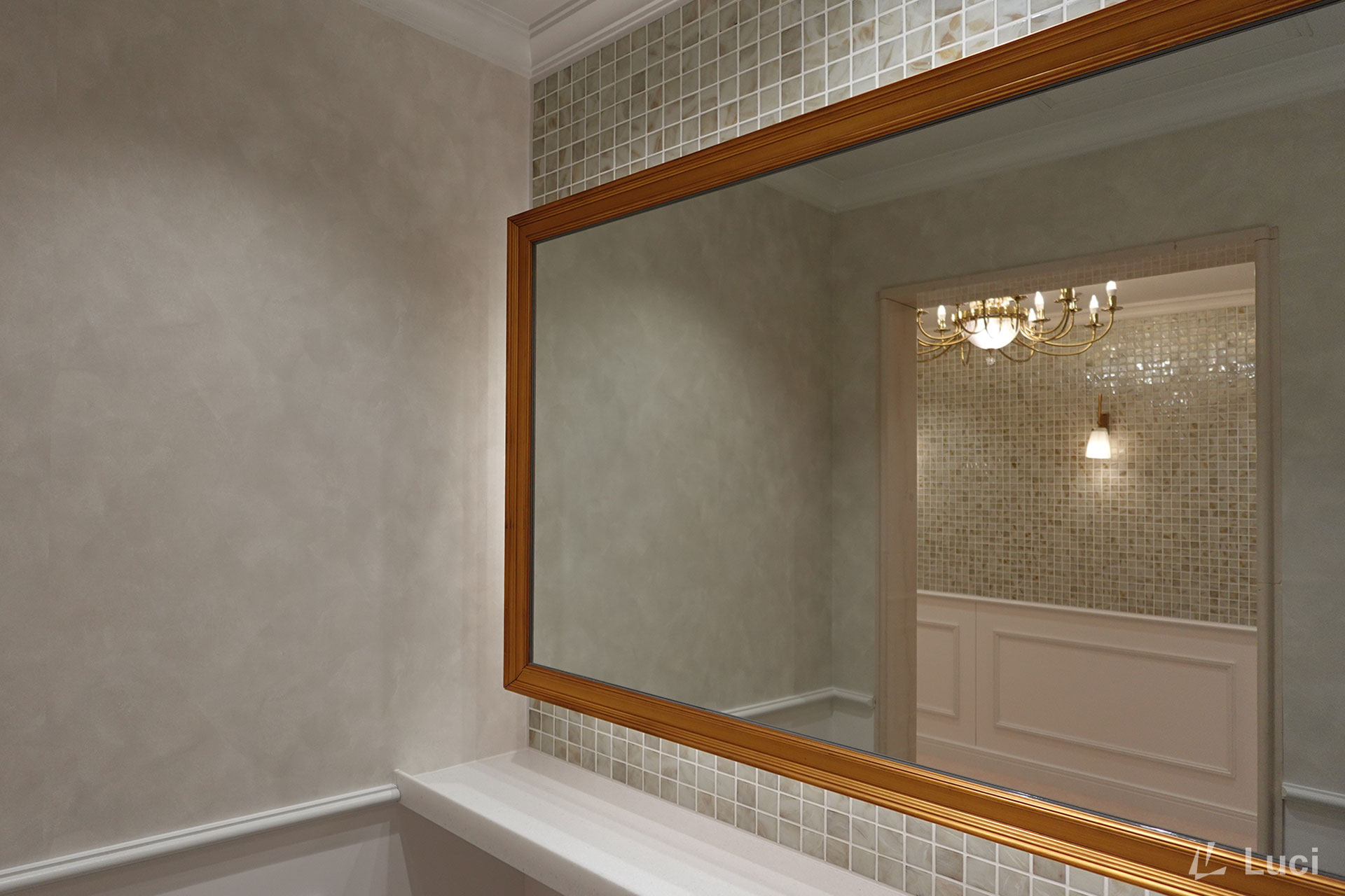 宝塚大劇場 改札内3階トイレ